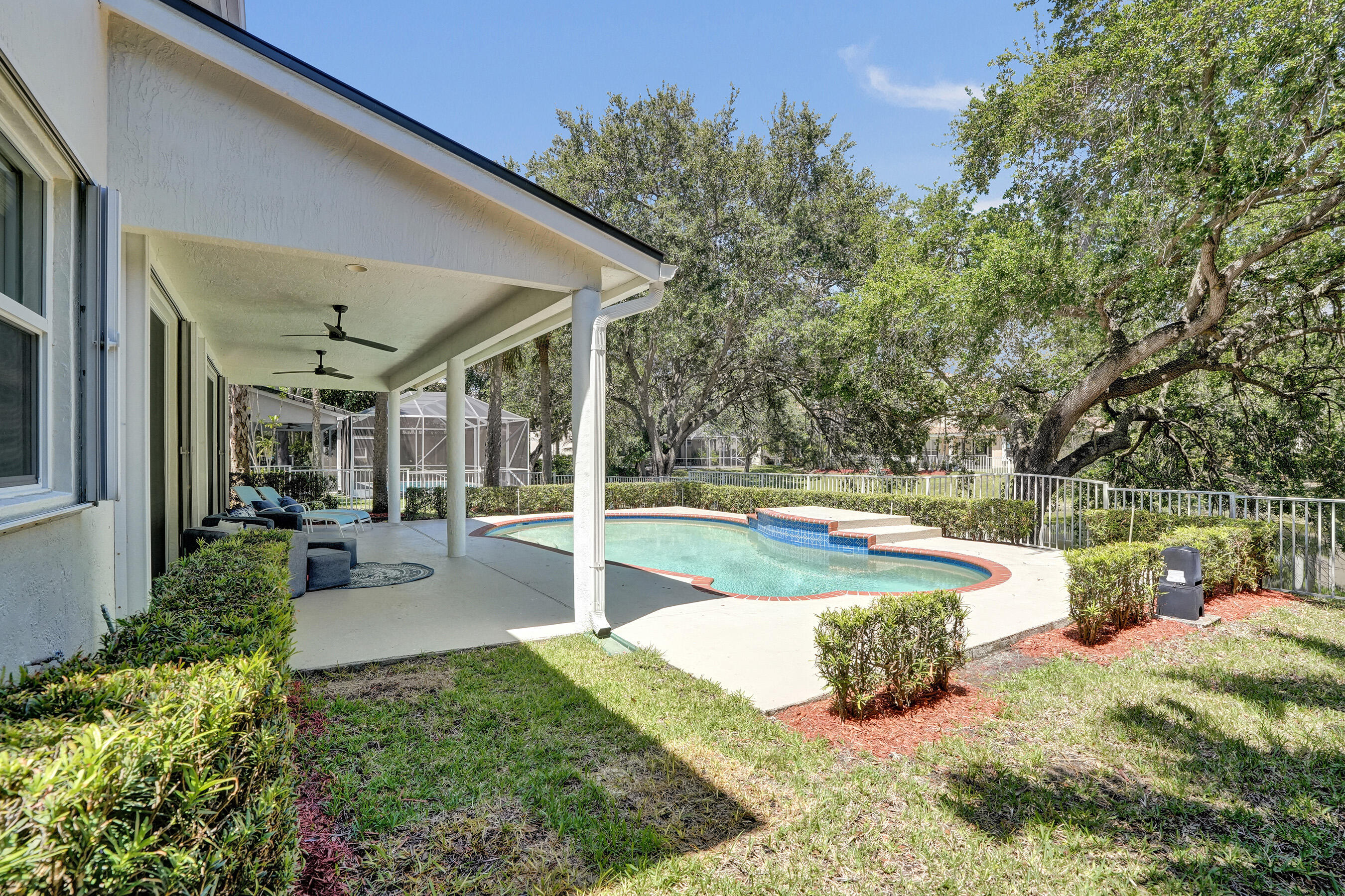 WATERS EDGE AT PARKLAND - Residential