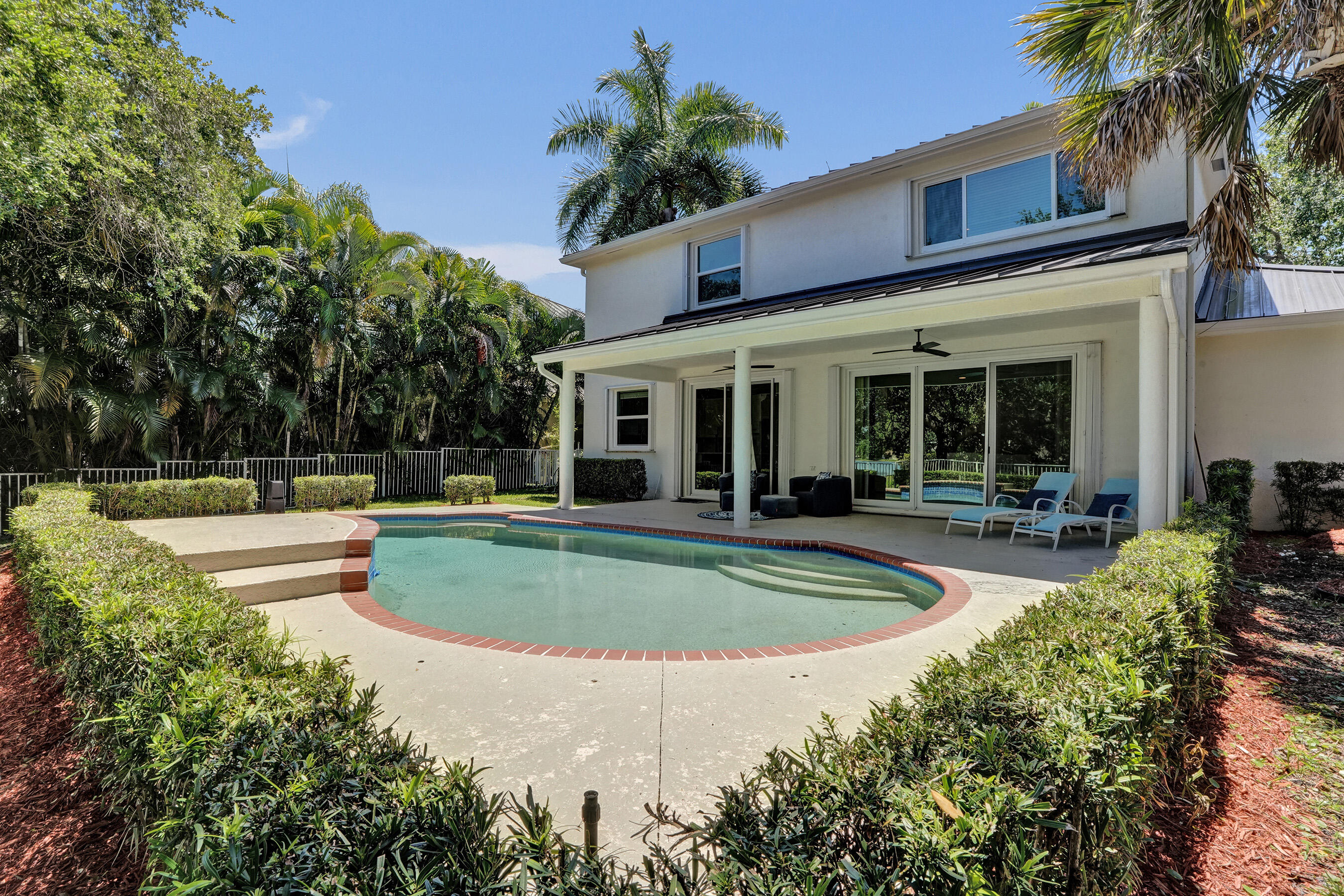 WATERS EDGE AT PARKLAND - Residential