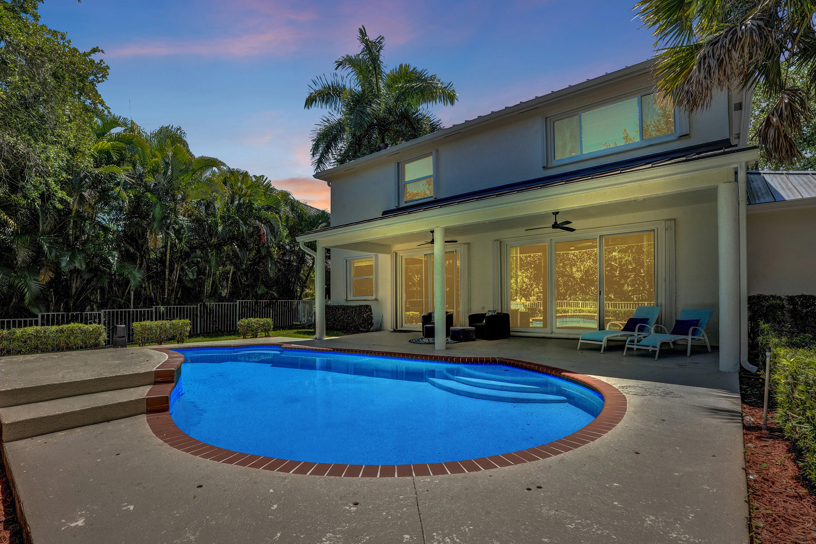 WATERS EDGE AT PARKLAND - Residential