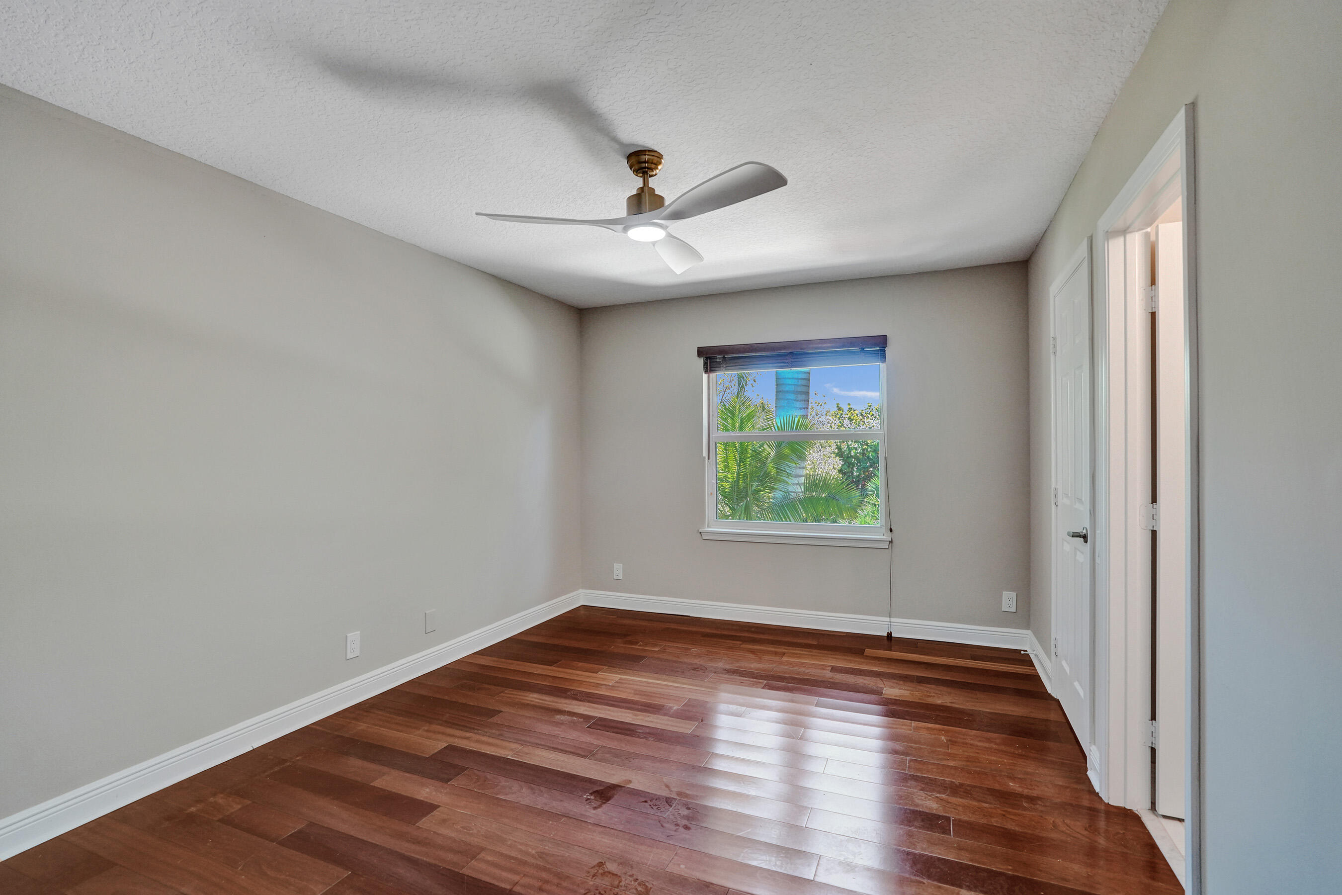 WATERS EDGE AT PARKLAND - Residential