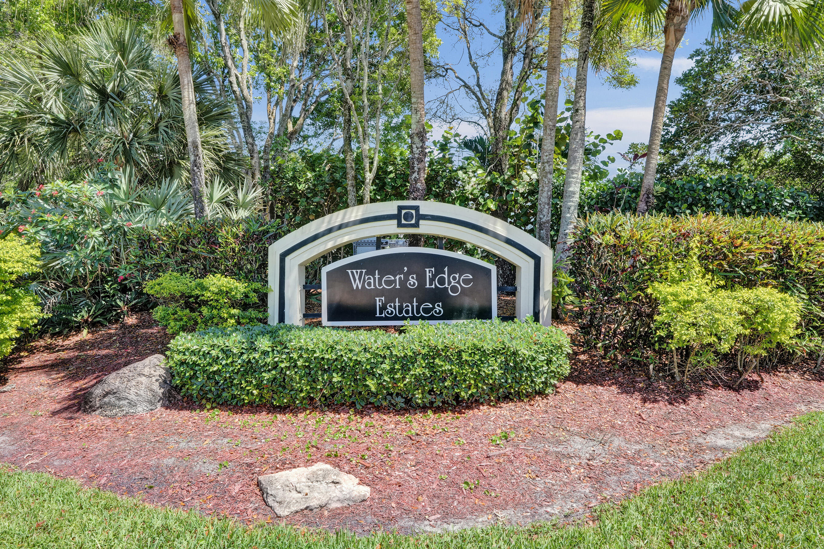 WATERS EDGE AT PARKLAND - Residential