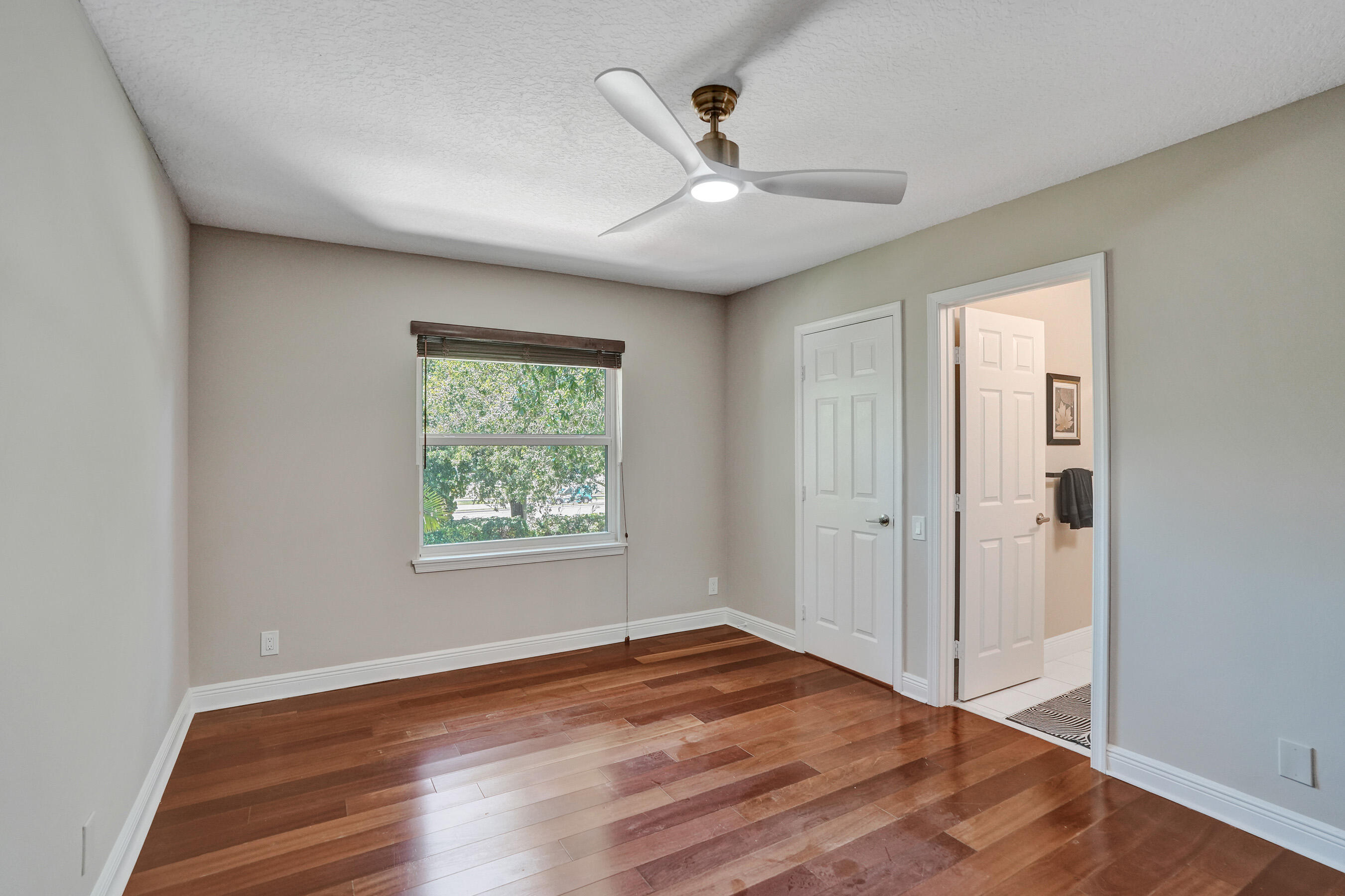 WATERS EDGE AT PARKLAND - Residential