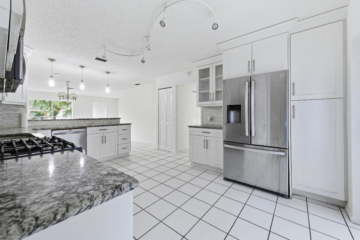 6130 Bluegrass Circle