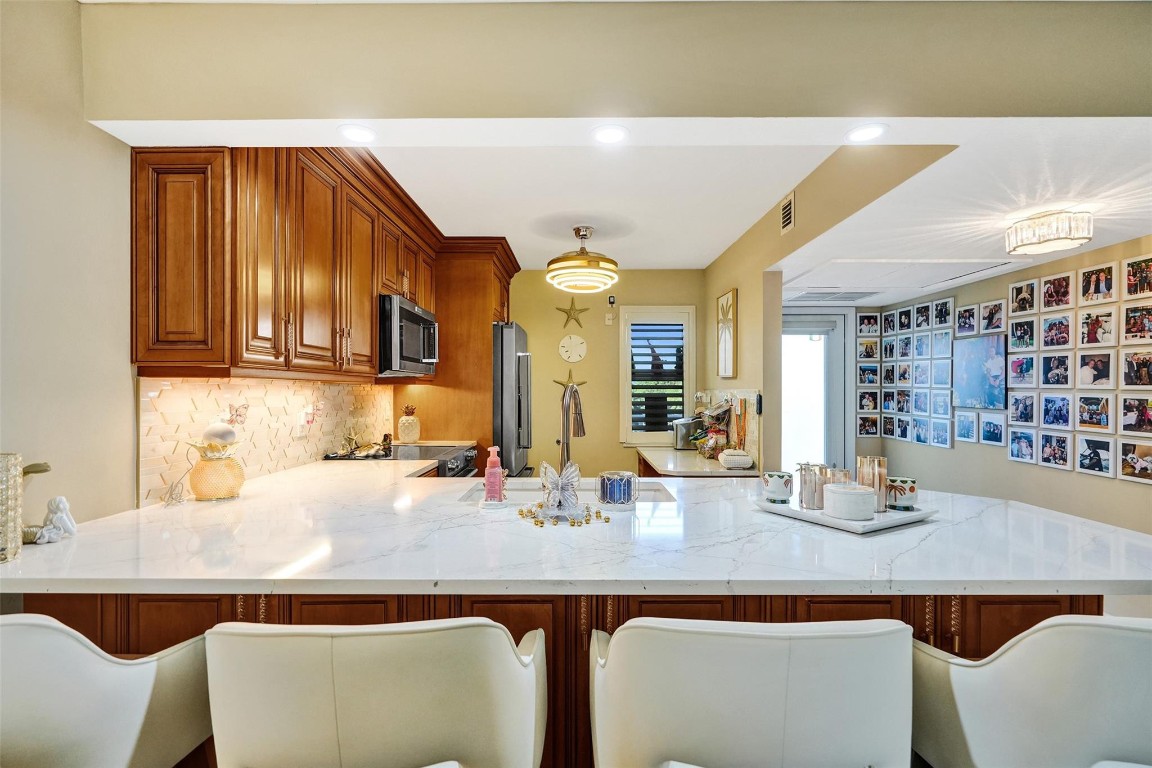 3180 NE 48th Court 404