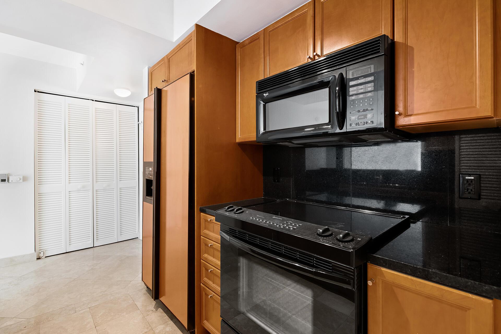 PALMETTO PLACE CONDO - Residential Lease