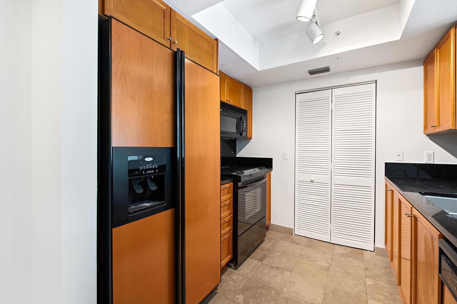 PALMETTO PLACE CONDO - Residential Lease