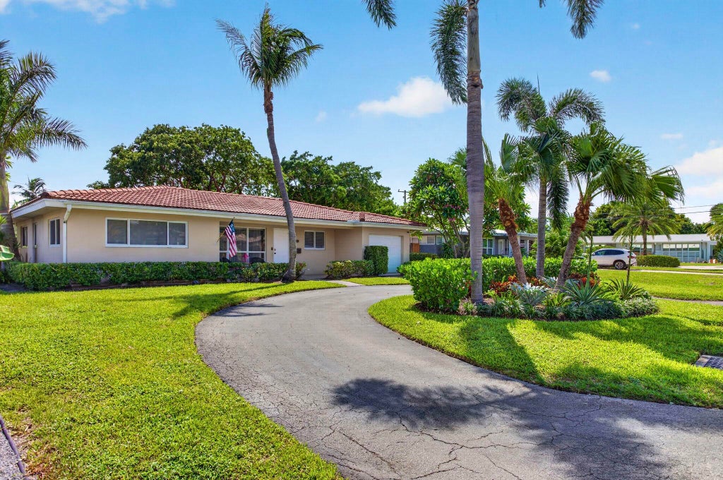 Photo of 2520 SE 5TH Street, Pompano Beach, FL 33062 (MLS # B26076348)