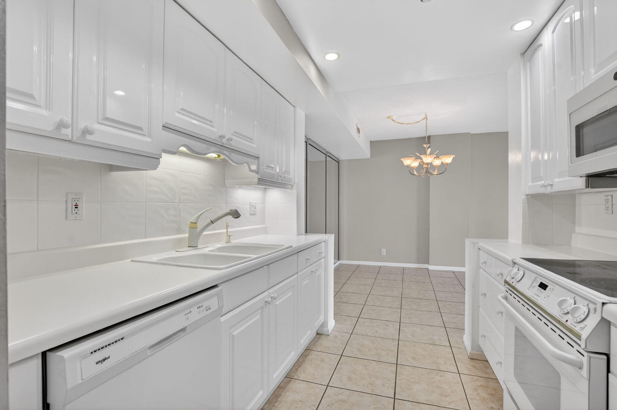250 NE 20th Street 5220