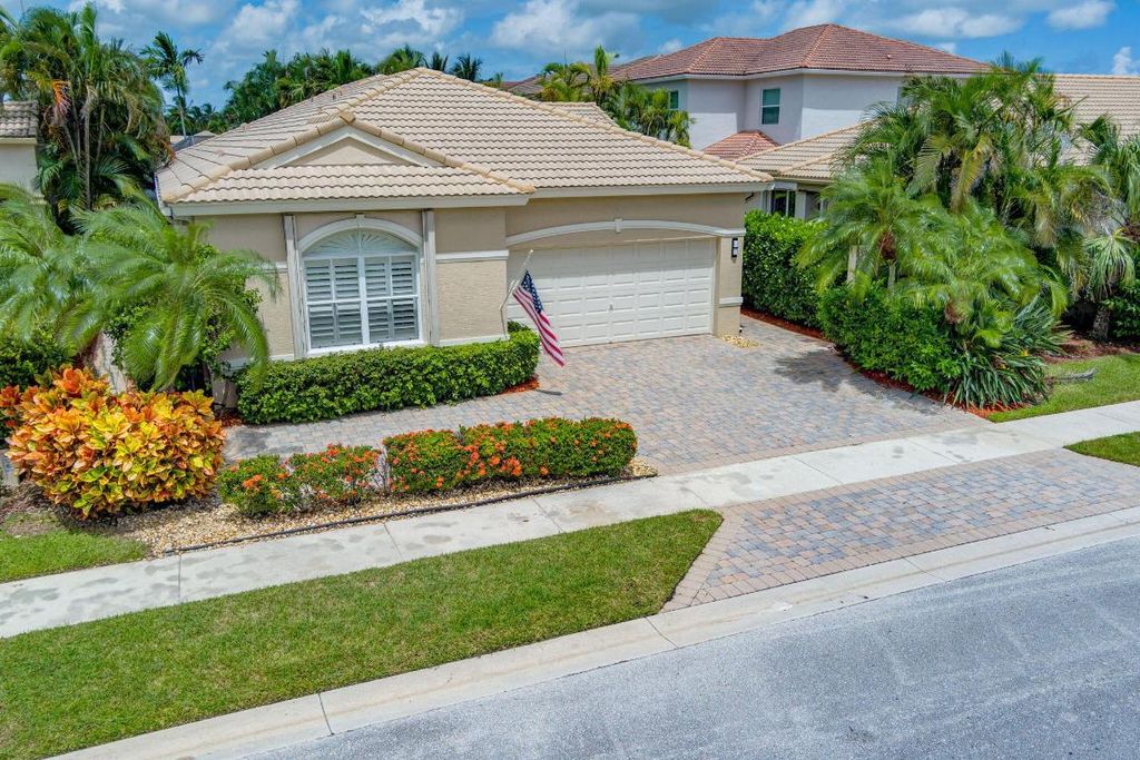 Photo of 192 Via Condado Way, Palm Beach Gardens, FL 33418 (MLS # R11019087)