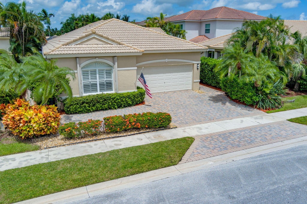 Photo of 192 Via Condado Way, Palm Beach Gardens, FL 33418 (MLS # R11019087)