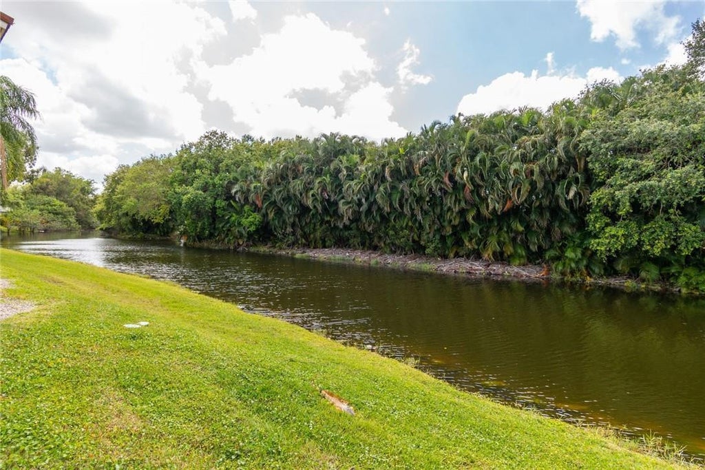 Photo of 417 Vista Isles Drive #2322, Sunrise, FL 33325 (MLS # B26044373)