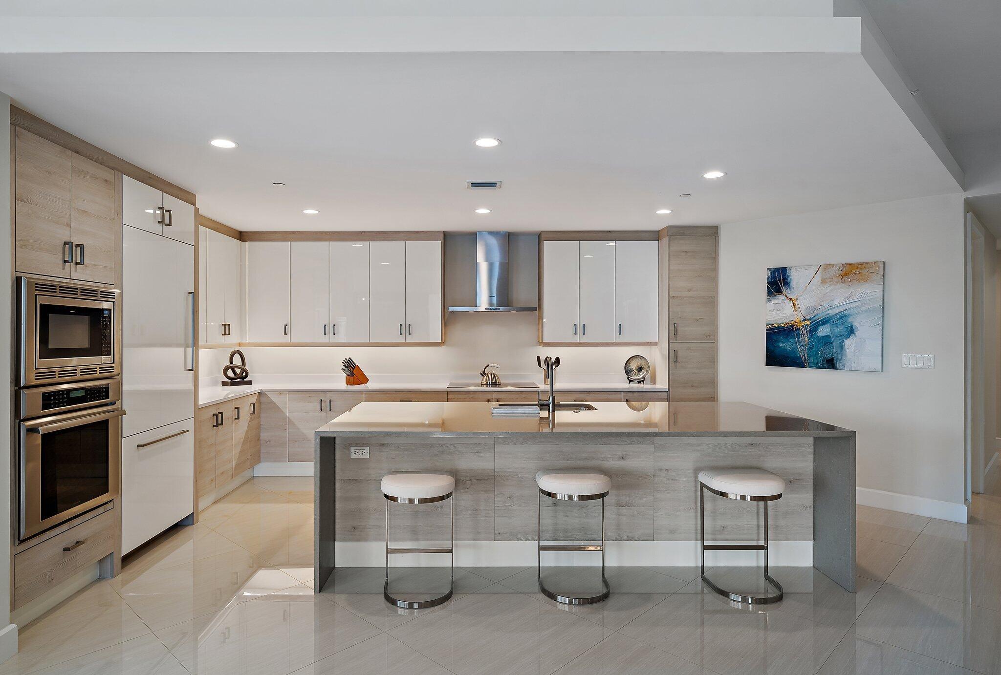 AZURE CONDO - Residential