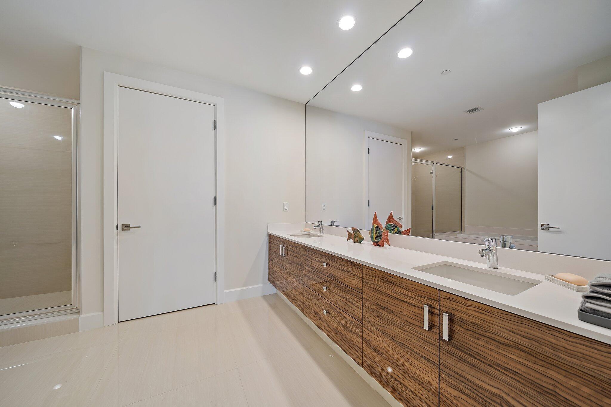 AZURE CONDO - Residential