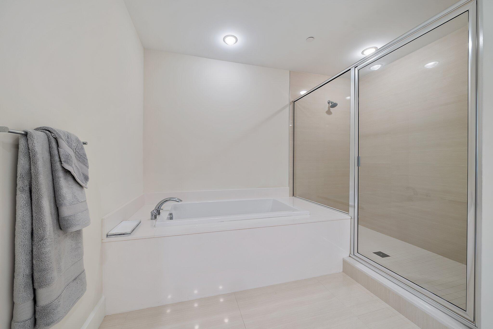 AZURE CONDO - Residential