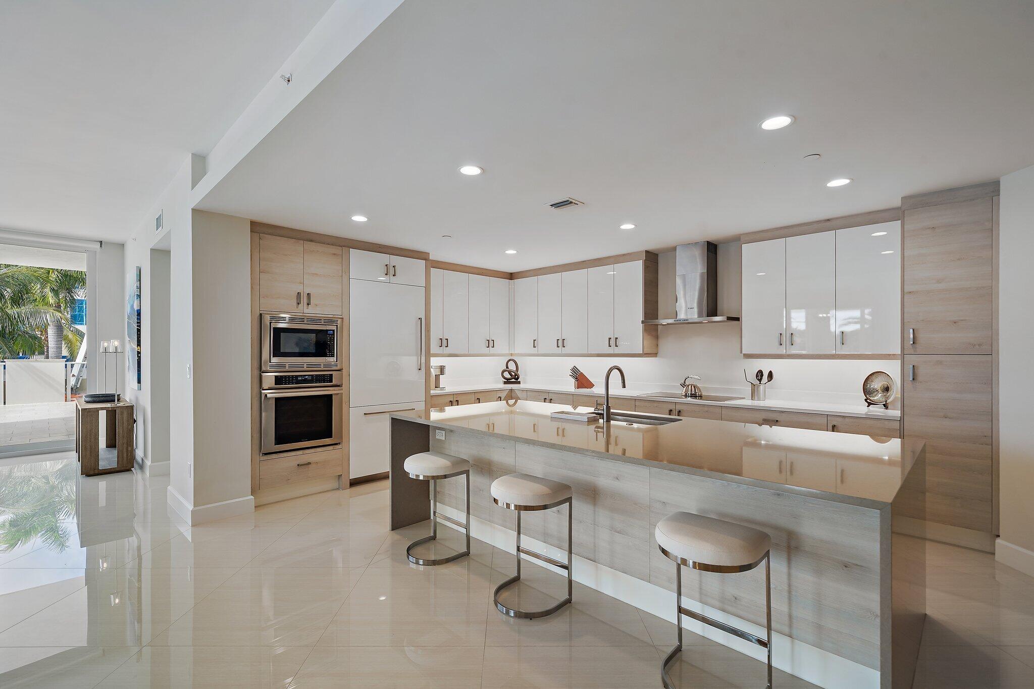 AZURE CONDO - Residential