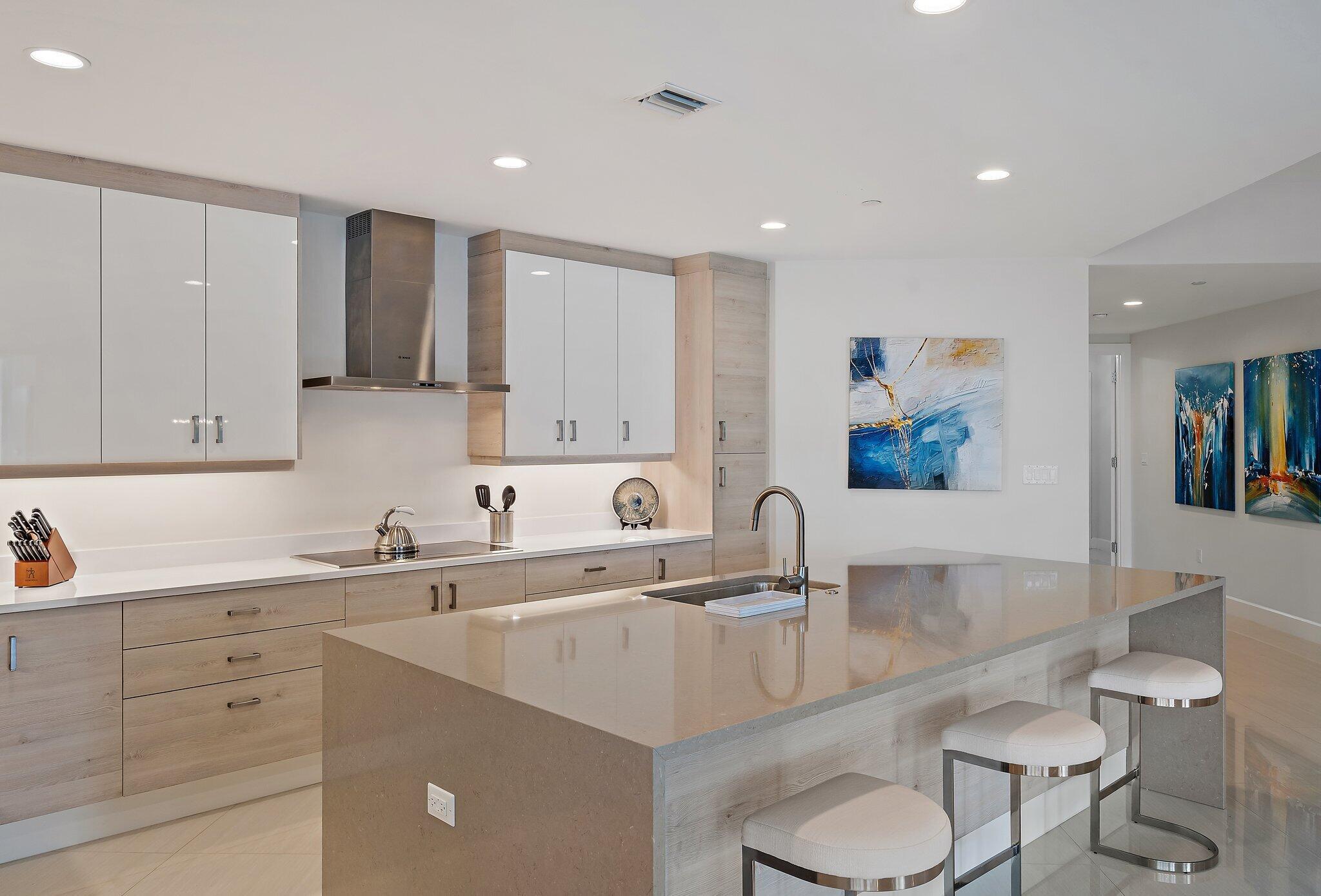 AZURE CONDO - Residential