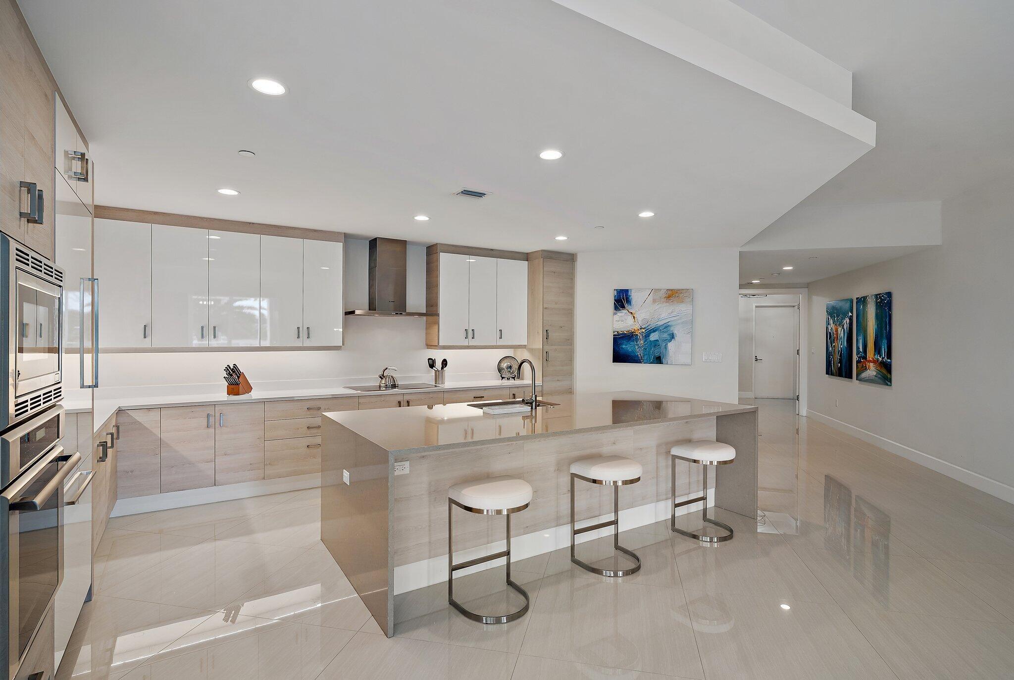 AZURE CONDO - Residential