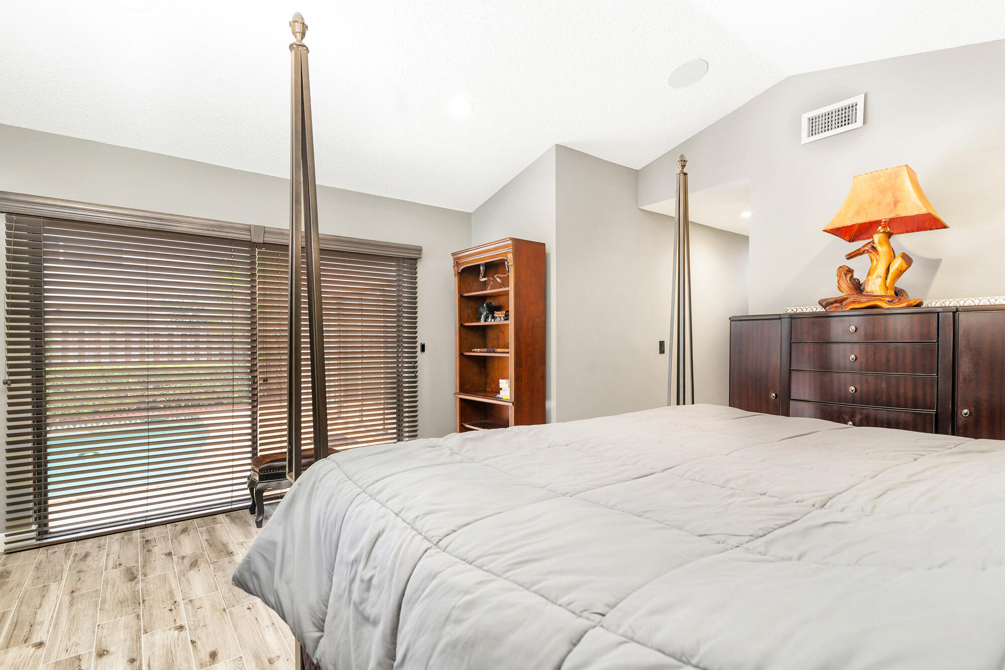 CRYSTAL POINTE 4 - Residential