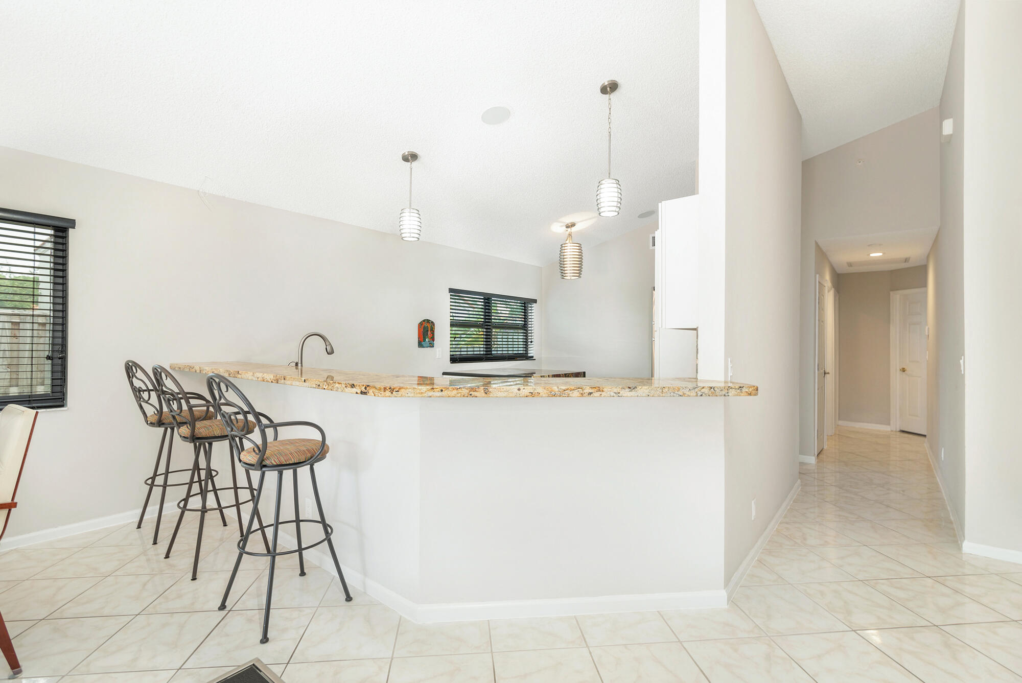 CRYSTAL POINTE 4 - Residential