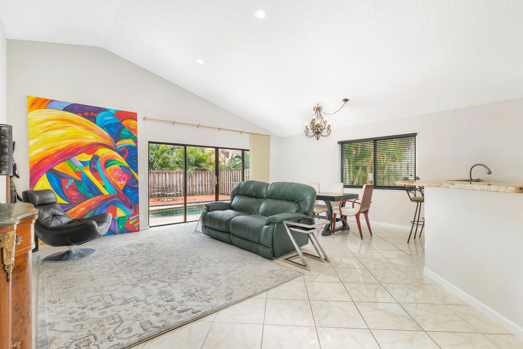 CRYSTAL POINTE 4 - Residential