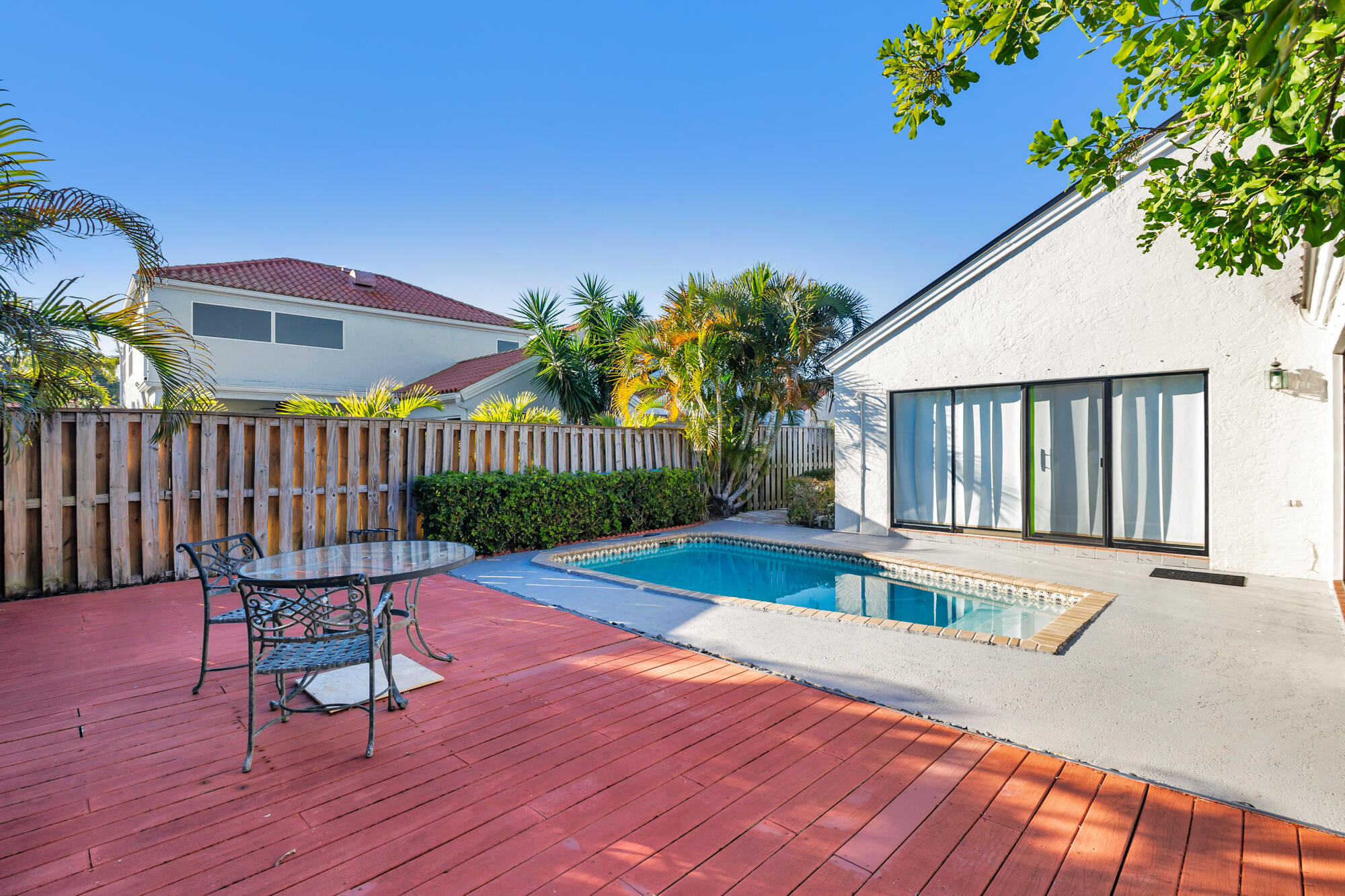 CRYSTAL POINTE 4 - Residential