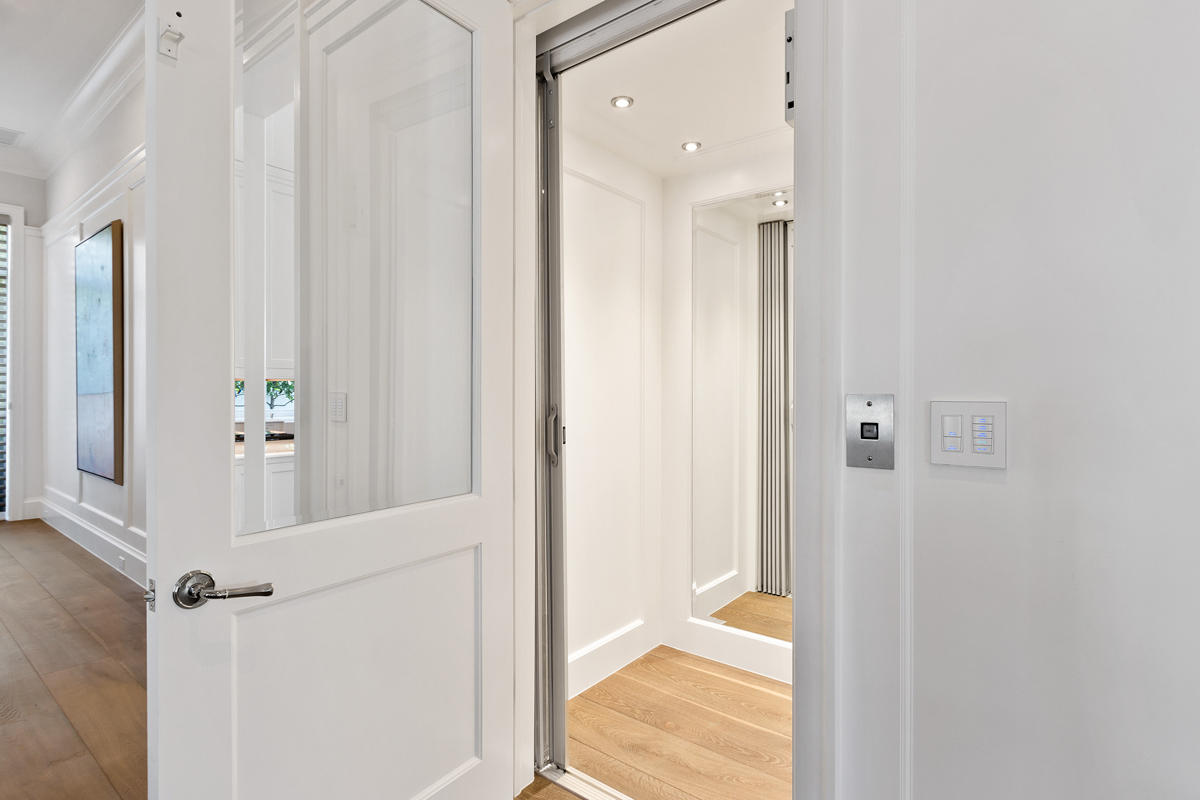 ROYAL PALM YACHT & COUNTR - Residential