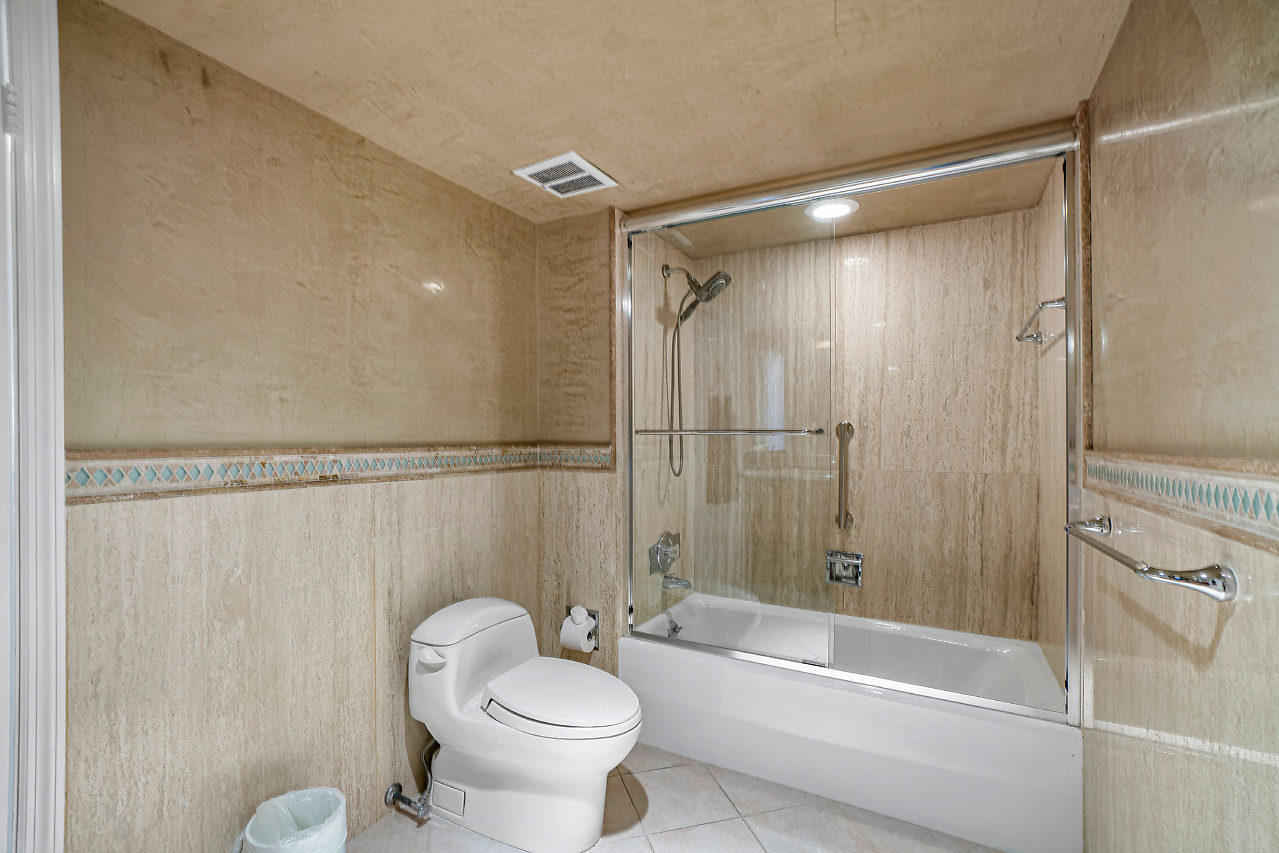 OCEAN REEF TOWERS - Residential Lease