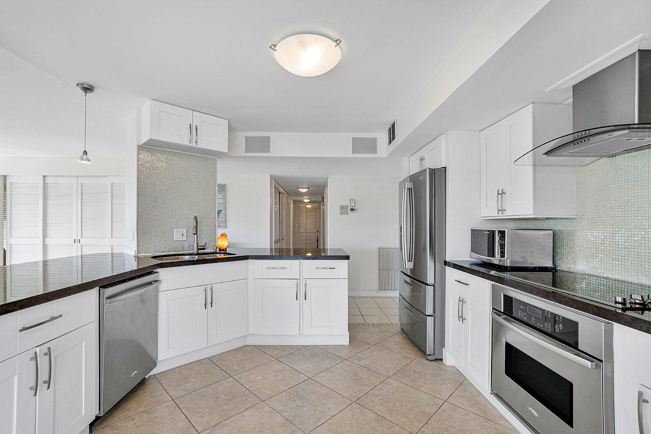 OCEAN REEF TOWERS - Residential Lease