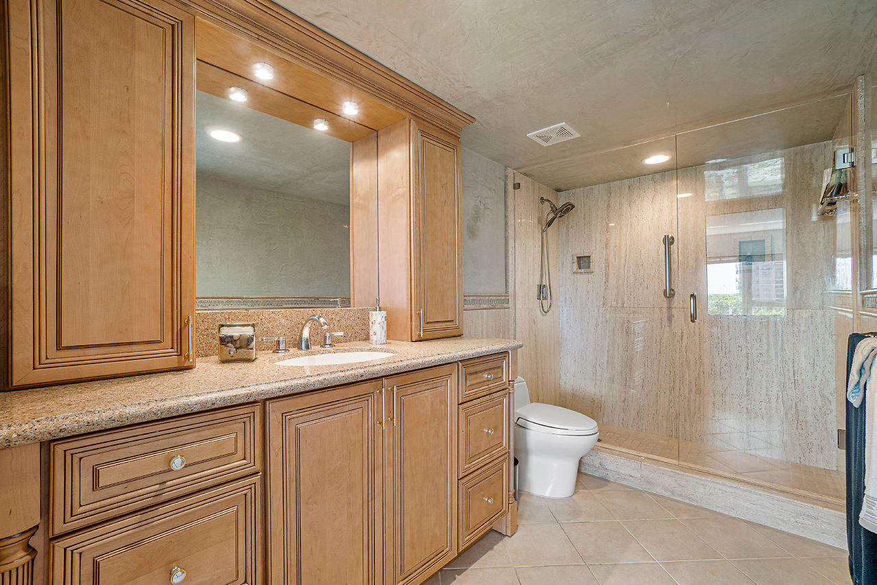 OCEAN REEF TOWERS - Residential Lease