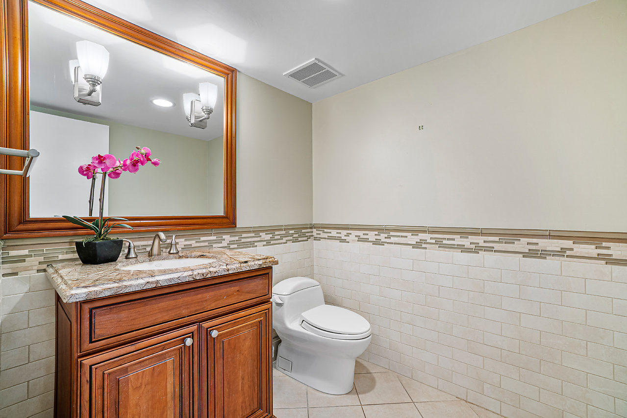 OCEAN REEF TOWERS - Residential Lease