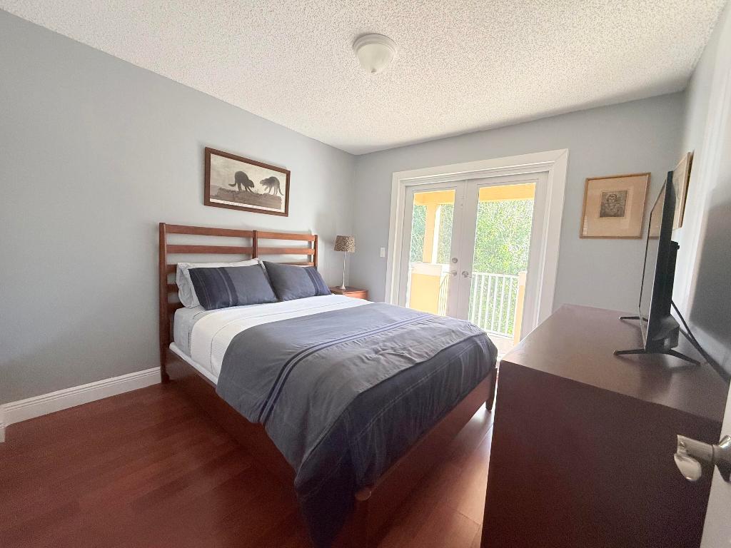 THOROUGHBRED LAKE ESTATES 2 - Residential Lease