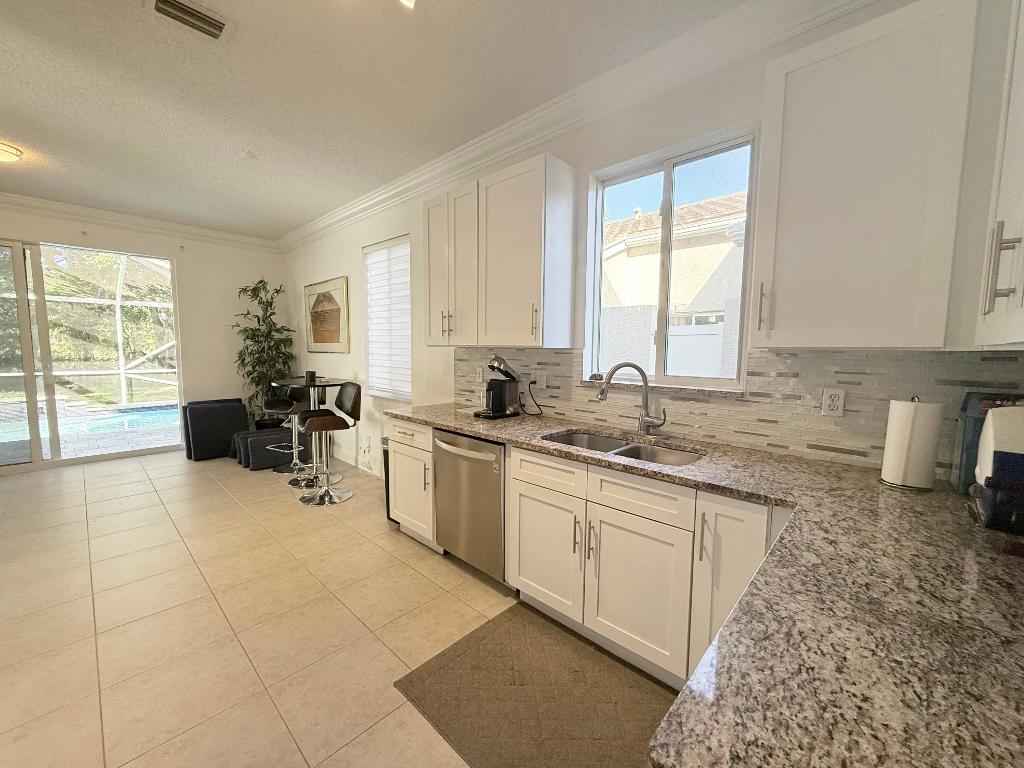 THOROUGHBRED LAKE ESTATES 2 - Residential Lease