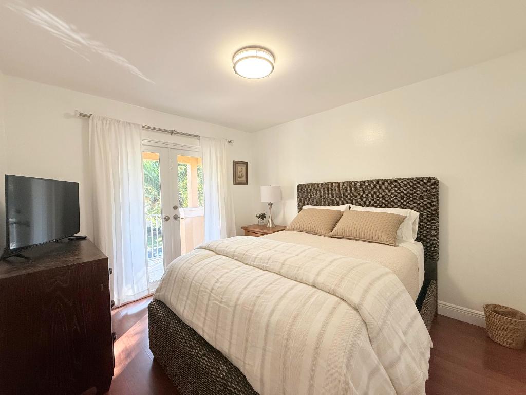 THOROUGHBRED LAKE ESTATES 2 - Residential Lease