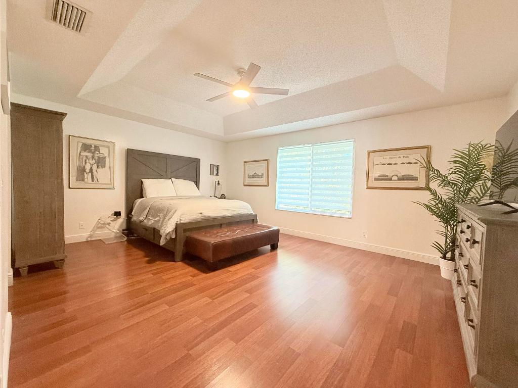 THOROUGHBRED LAKE ESTATES 2 - Residential Lease