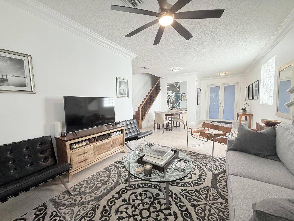 THOROUGHBRED LAKE ESTATES 2 - Residential Lease