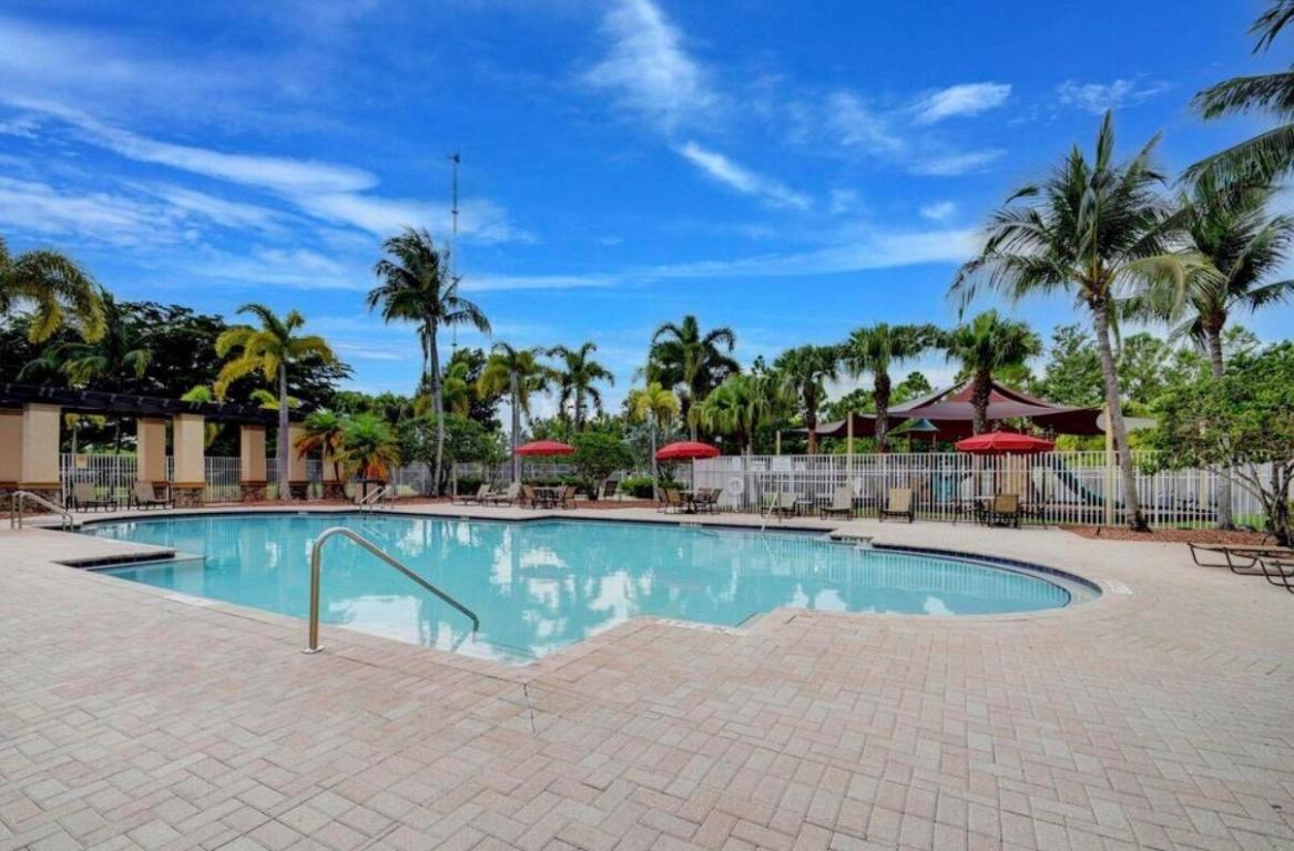 THOROUGHBRED LAKE ESTATES 2 - Residential Lease