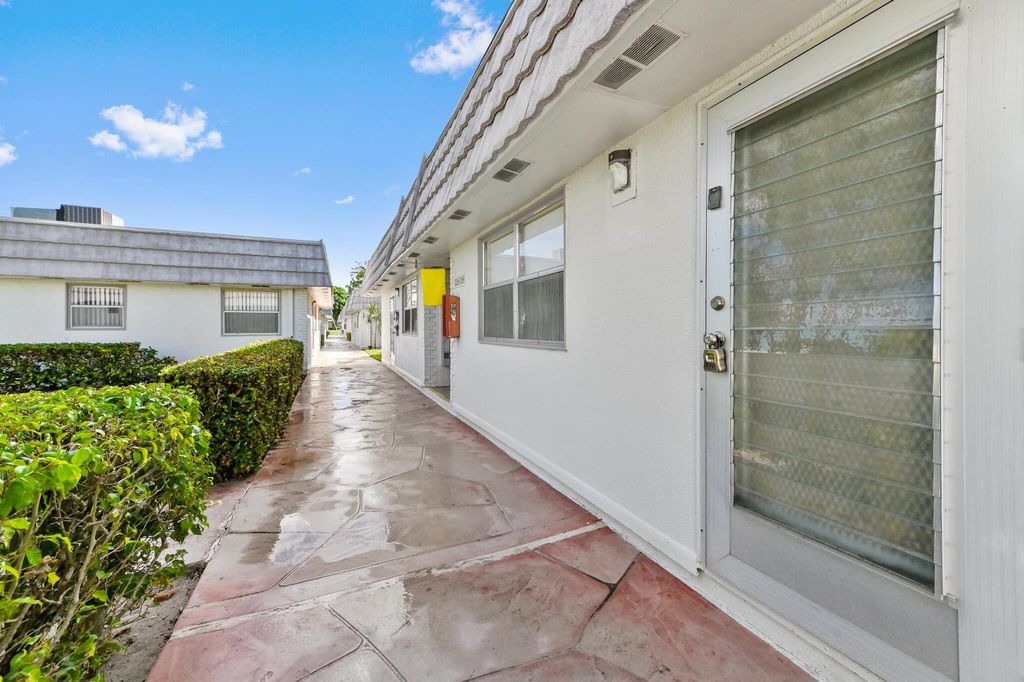 Photo of 206 Valencia I, Delray Beach, FL 33446 (MLS # R11148996)