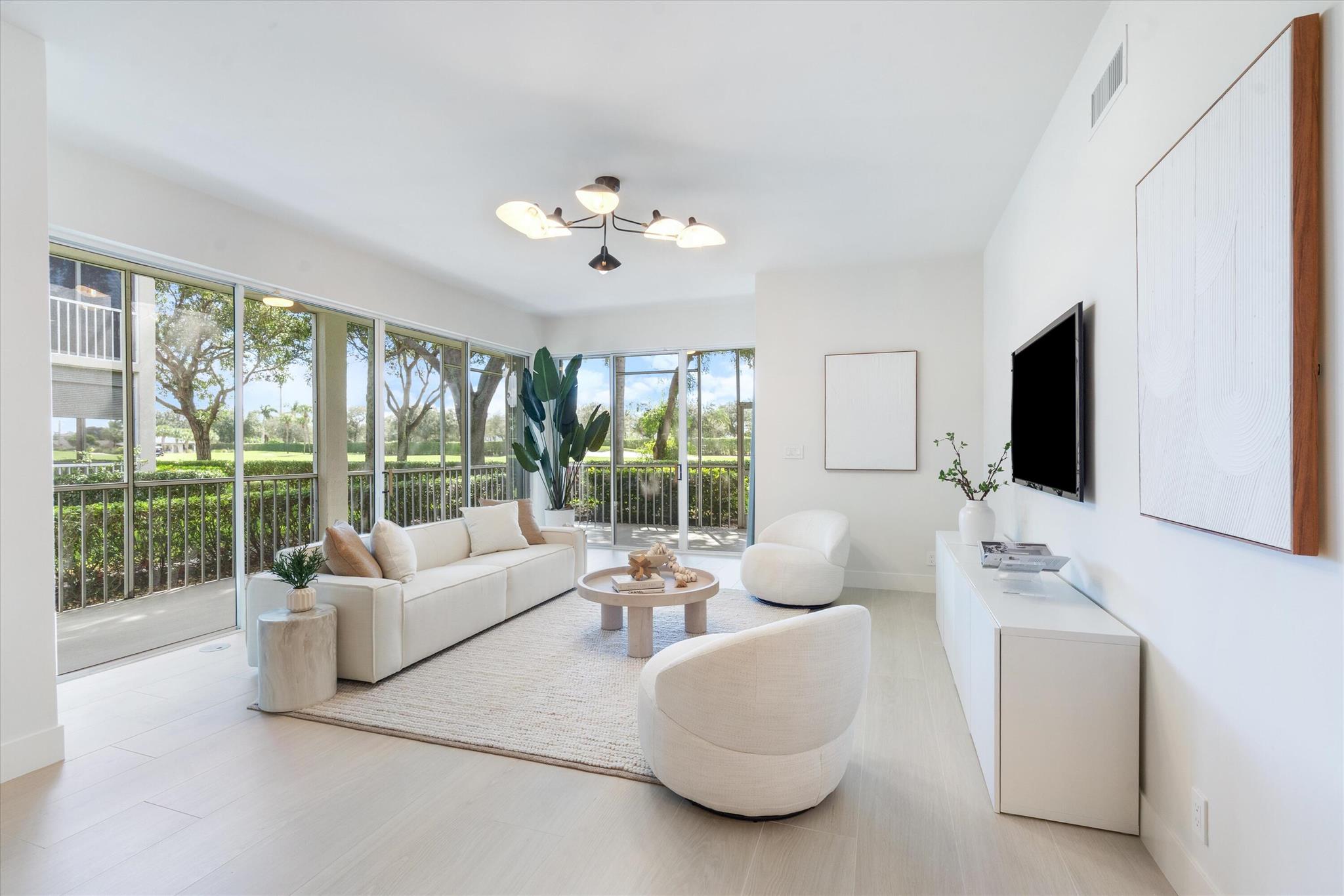 CATALINA / POLO CLUB - Residential