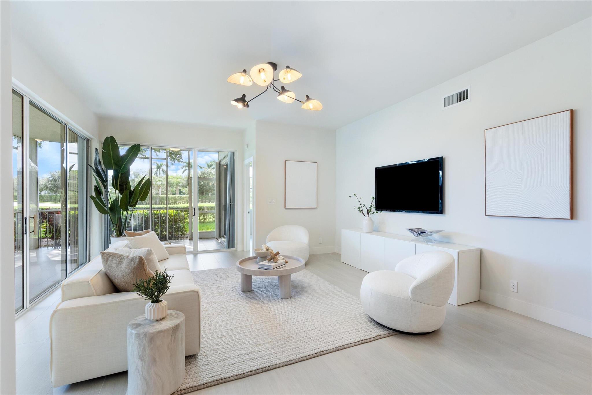 CATALINA / POLO CLUB - Residential