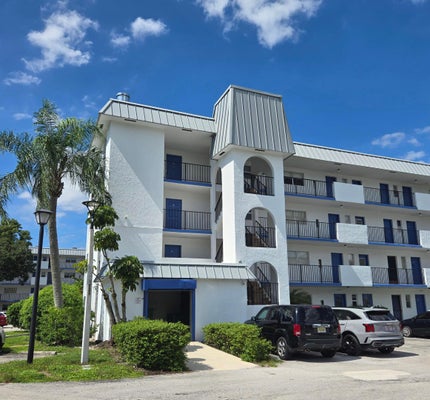 6061 N FALLS CIRCLE DR APT 214, LAUDERHILL, FL 33319 - Image 627871e6ad08fae602fb0701dba94de7/2273194335