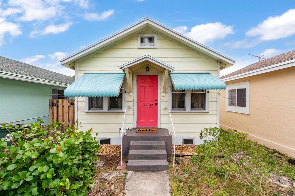 Photo of 330 N D Street, Lake Worth Beach, FL 33460 (MLS # R10966245)