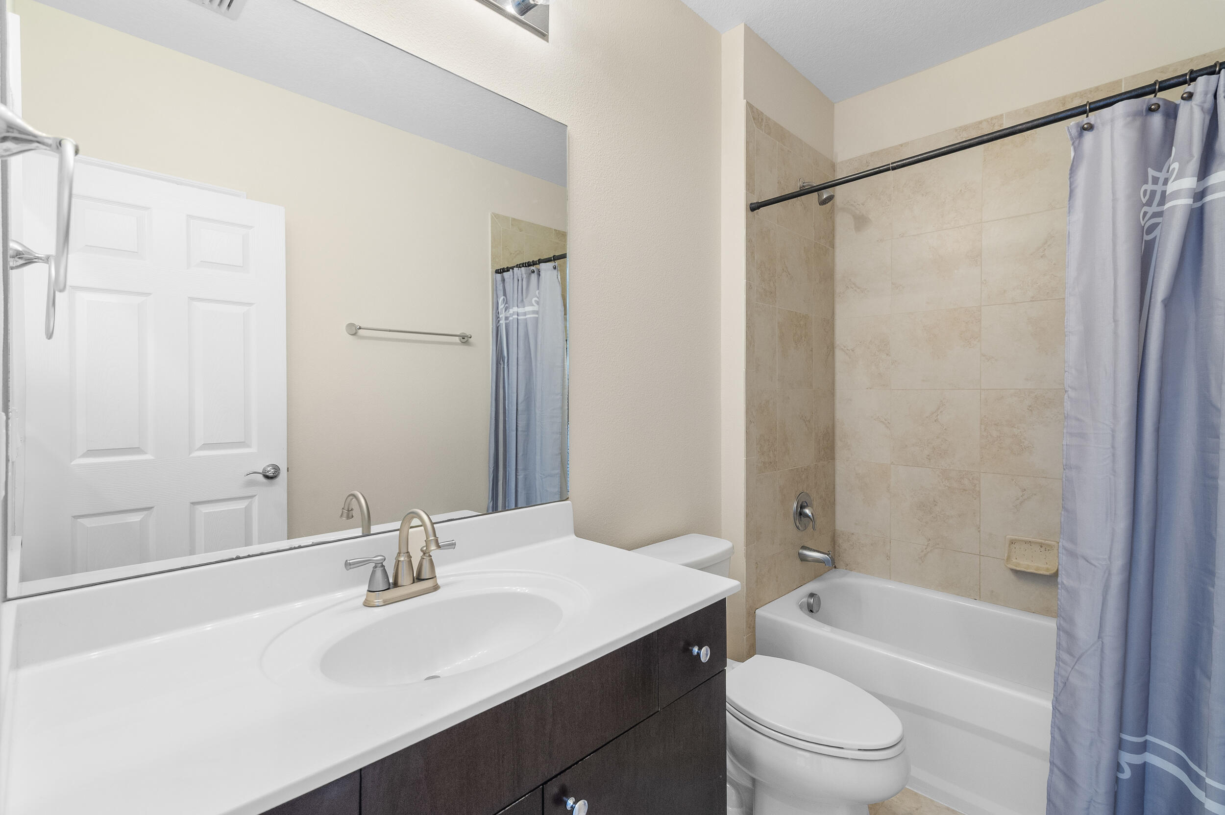 VIZCAYA FALLS PLAT 3 - Residential