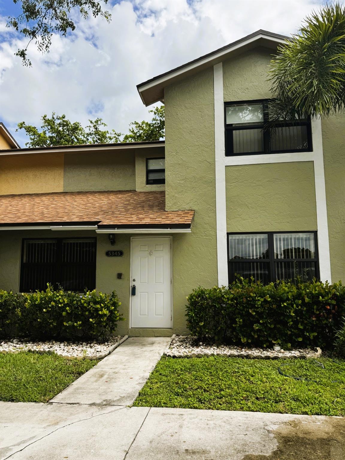 Enjoy peaceful water views from this beautiful lakefront townhouse featuring a spacious family room and a bright, light-filled living area. The main floor offers a formal dining room with a cozy breakfast area-perfect for both entertaining and everyday living. Upstairs, you will find three comfortable bedrooms with wood floors - no carpet! Additional conveniences include an in unit full size washer and dryer. The community features a pool, tennis courts and other amenities. The location is just minutes away from shops, supermarket and major highways.