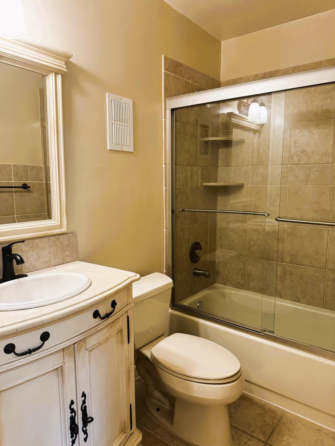 Villas At The Gate #2Con - Residential Lease