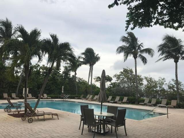 HYPOLUXOS MARINERS CAY CO - Residential Lease