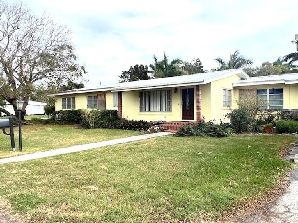 Photo of 2316 Bacom Point Road, Pahokee, FL 33476 (MLS # R11160155)