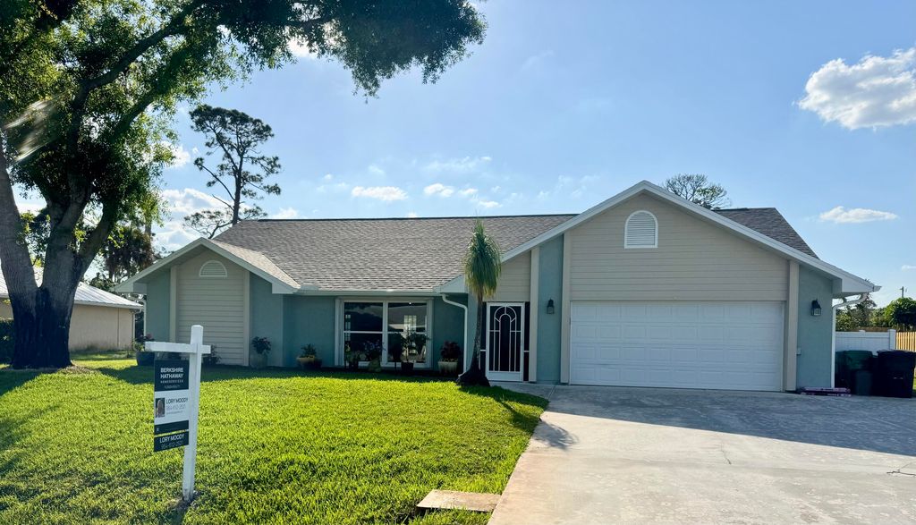 Photo of 5011 Paleo Pines Circle, Fort Pierce, FL 34951 (MLS # R11067175)