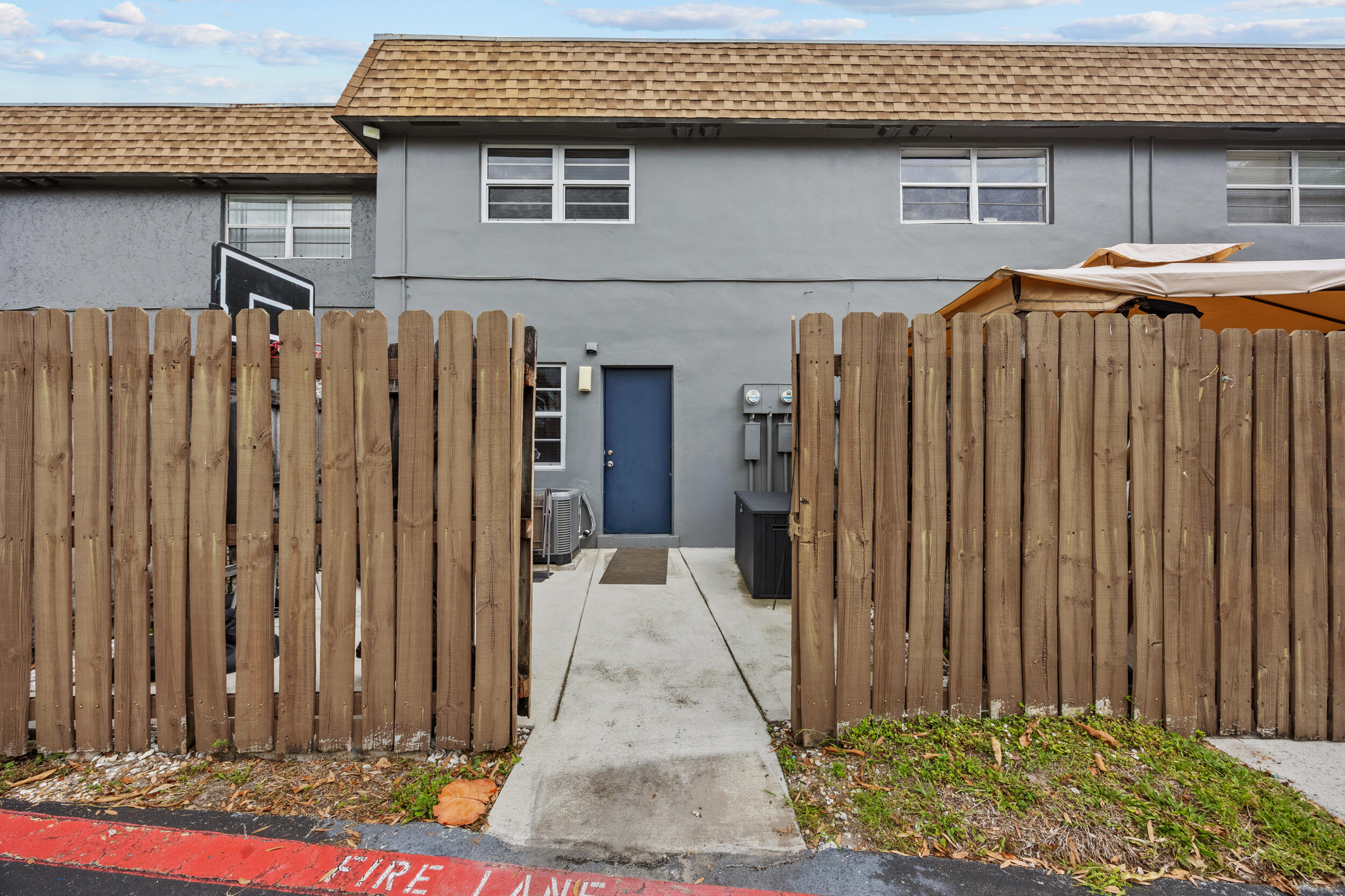 TOWNHOUSES OF PLANTATION - Residential