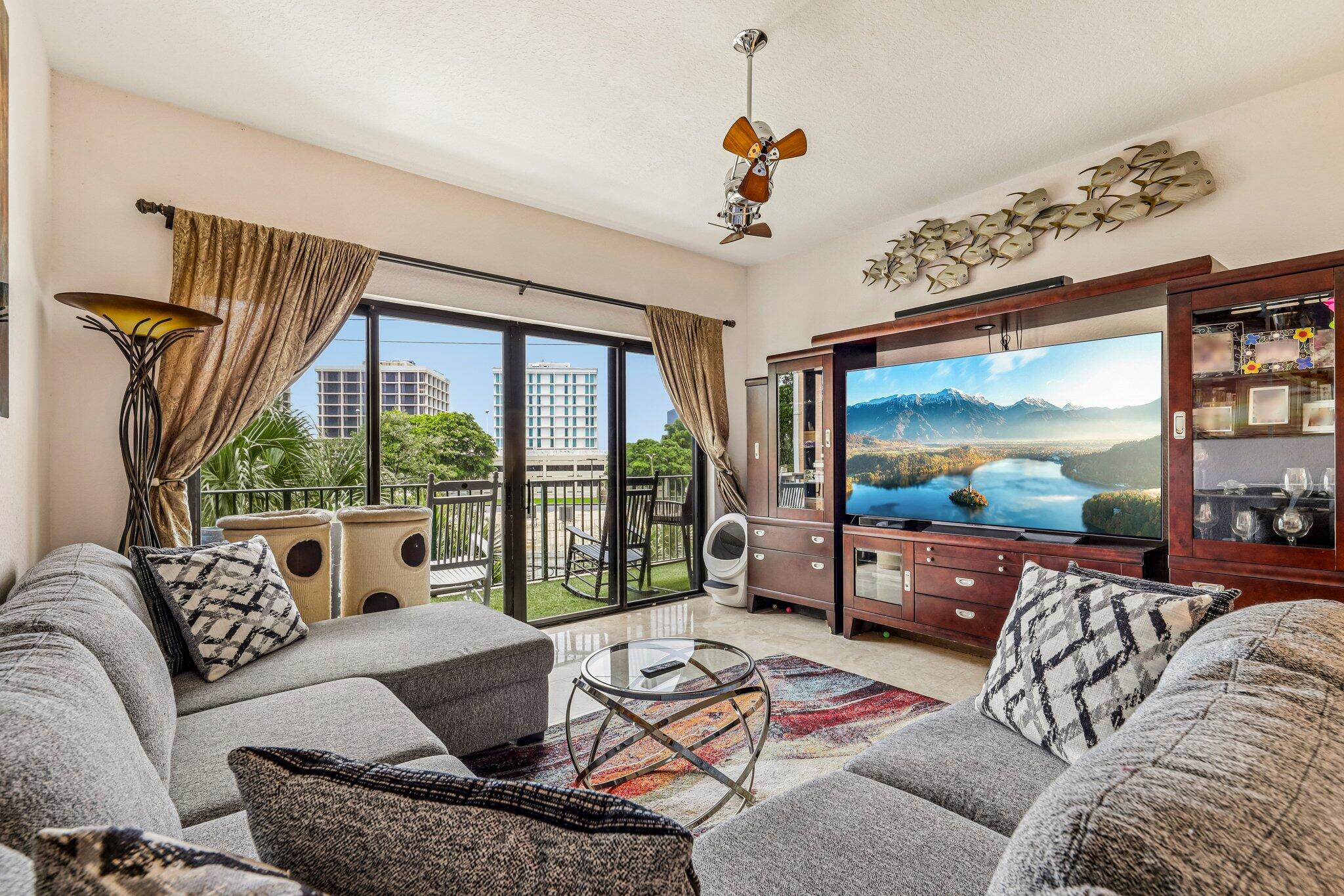 Properties 1620 Presidential Way 310