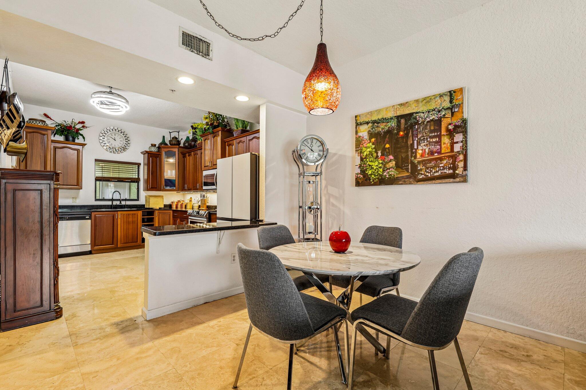 Properties 1620 Presidential Way 310